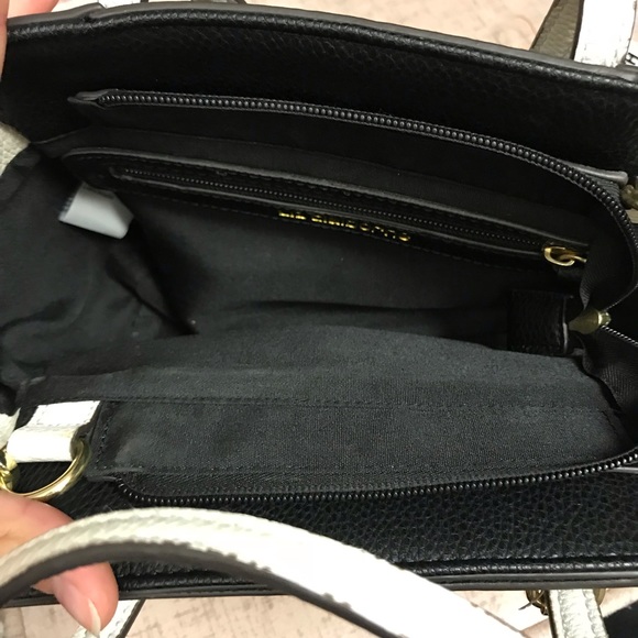 Liz Claiborne crossbody purse - Picture 5 of 6